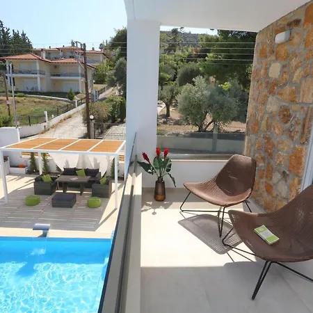 Villa Douglas - Private Pool, Bbq, 4bdrms, View Pefkochori