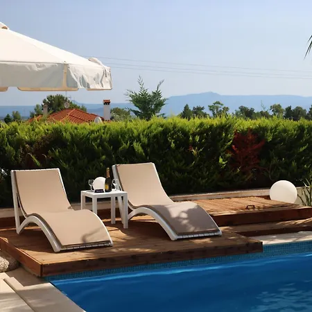 Villa Douglas - Private Pool, Bbq, 4bdrms, View Pefkochori