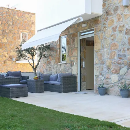 Douglas - Private Pool, Bbq, 4bdrms, View Pefkochori