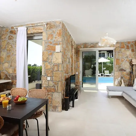 Villa Douglas - Private Pool, Bbq, 4bdrms, View