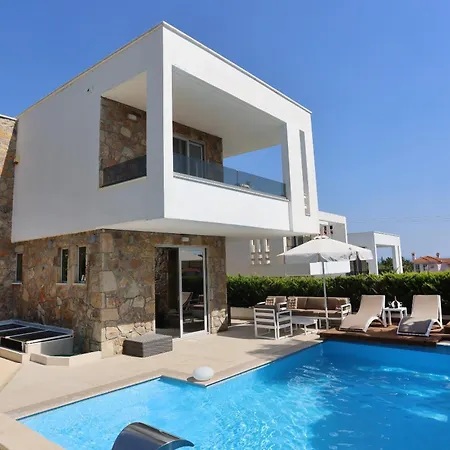 Douglas - Private Pool, Bbq, 4bdrms, View * Pefkochori