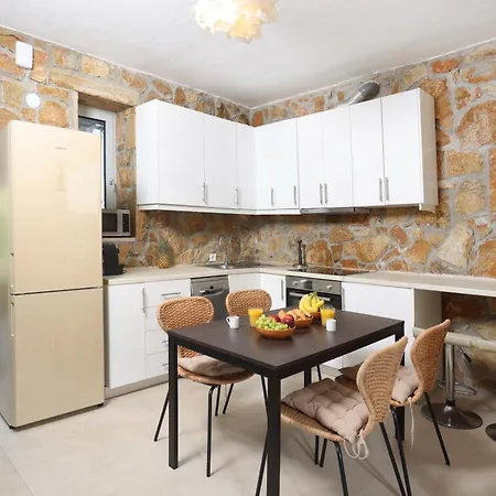 Douglas - Private Pool, Bbq, 4bdrms, View