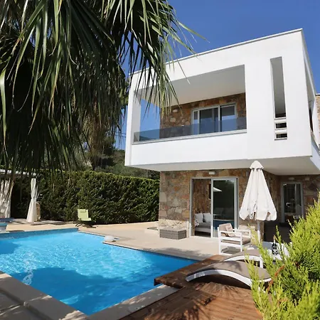 Douglas - Private Pool, Bbq, 4bdrms, View *