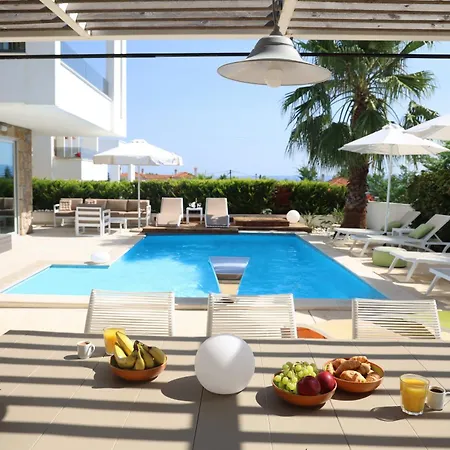 Douglas - Private Pool, Bbq, 4bdrms, View Villa *