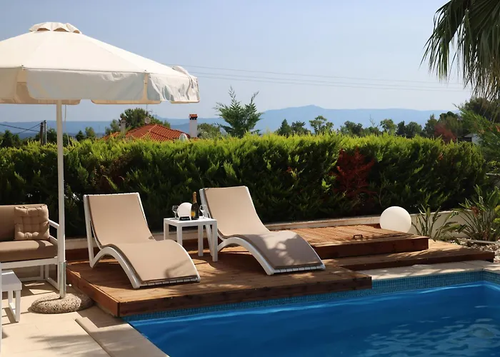 Villa Douglas - Private Pool, Bbq, 4bdrms, View Pefkochori