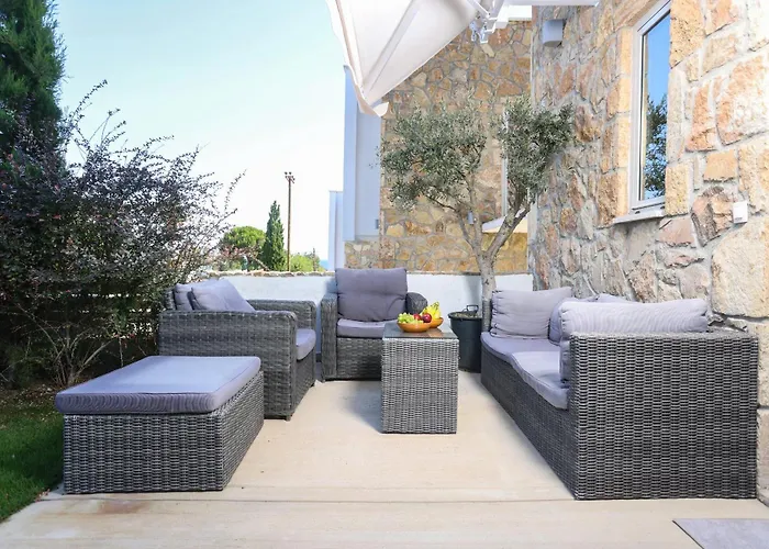 Villa Douglas - Private Pool, Bbq, 4bdrms, View *