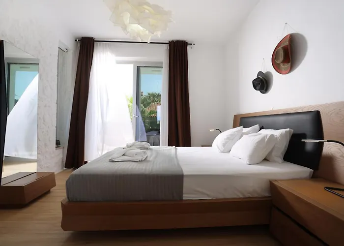 Villa Douglas - Private Pool, Bbq, 4bdrms, View Pefkochori