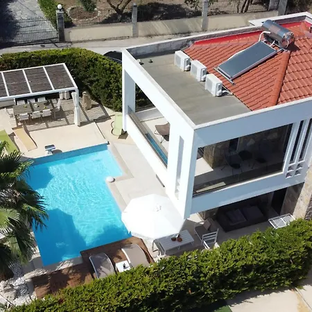 Douglas - Private Pool, Bbq, 4bdrms, View Πευκοχώρι