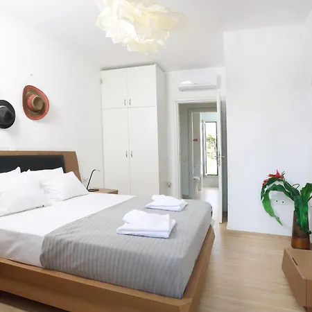 Douglas - Private Pool, Bbq, 4bdrms, View Πευκοχώρι