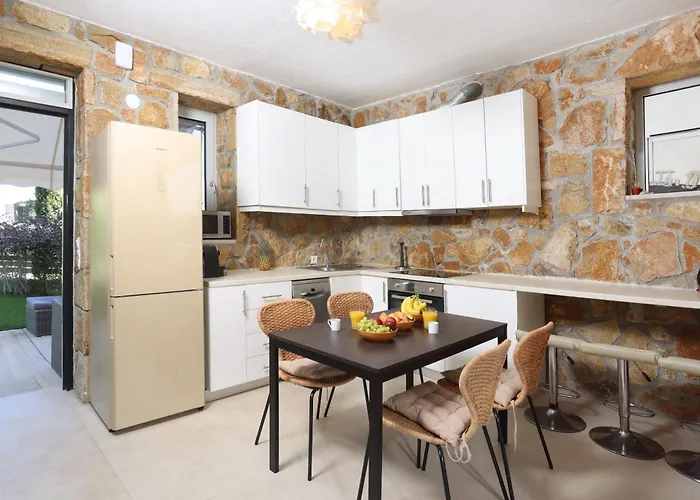 Douglas - Private Pool, Bbq, 4bdrms, View