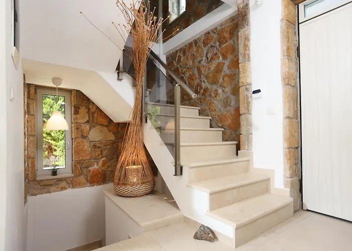 Vilă Douglas - Private Pool, Bbq, 4bdrms, View