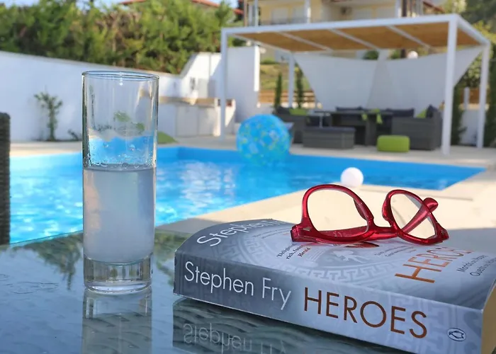 Vilă Douglas - Private Pool, Bbq, 4bdrms, View