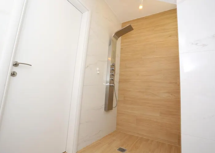 Vilă Douglas - Private Pool, Bbq, 4bdrms, View *